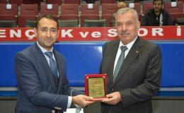 Başkan Yılmaz, Türk Halk Oyunları Yarışması ödül törenine katıldı